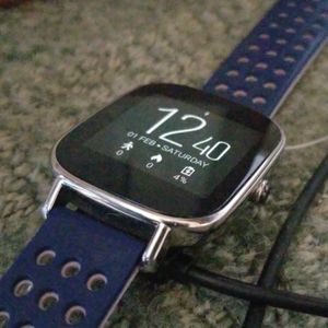 ****SOLD******Asus zenwatch 2 [1.45 size]